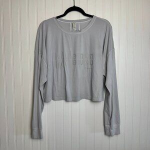 Lululemon cropped grey logo long sleeve top size 12 N34